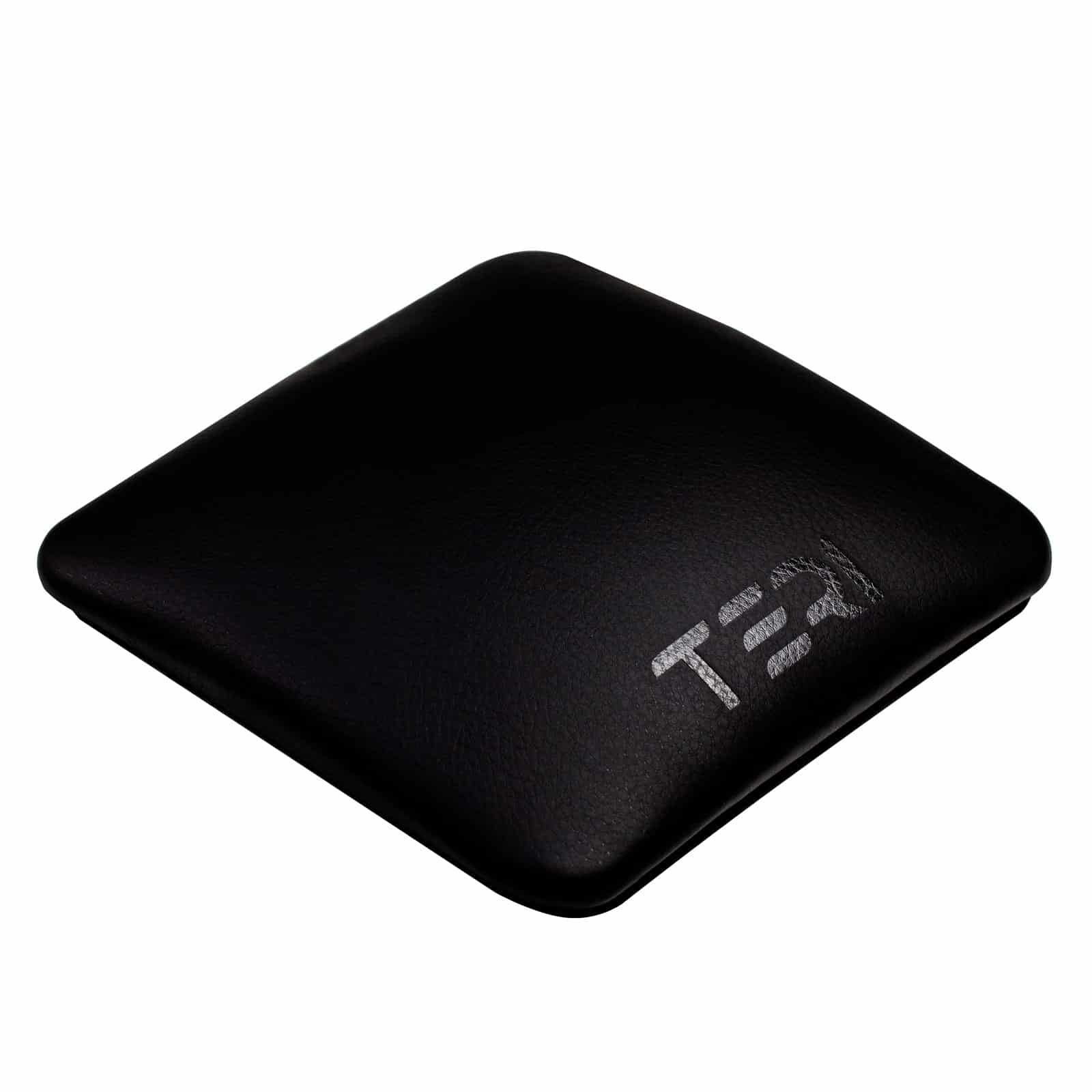 black_pillow_2